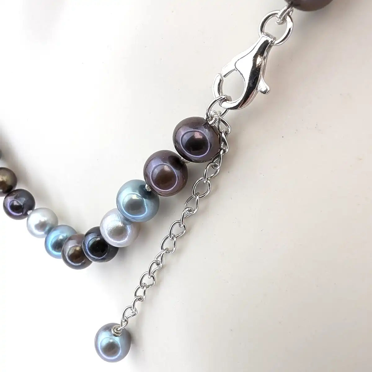Mixed-Colour Semi-Round Pearl Necklace 8mm - Image 4