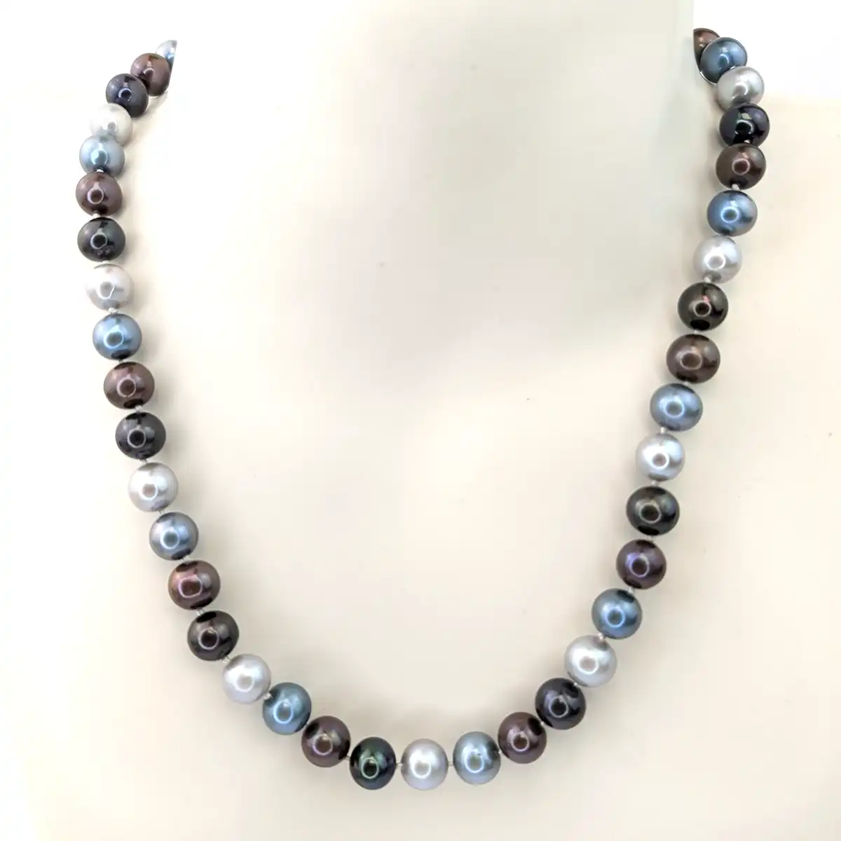 Mixed-Colour Semi-Round Pearl Necklace 8mm