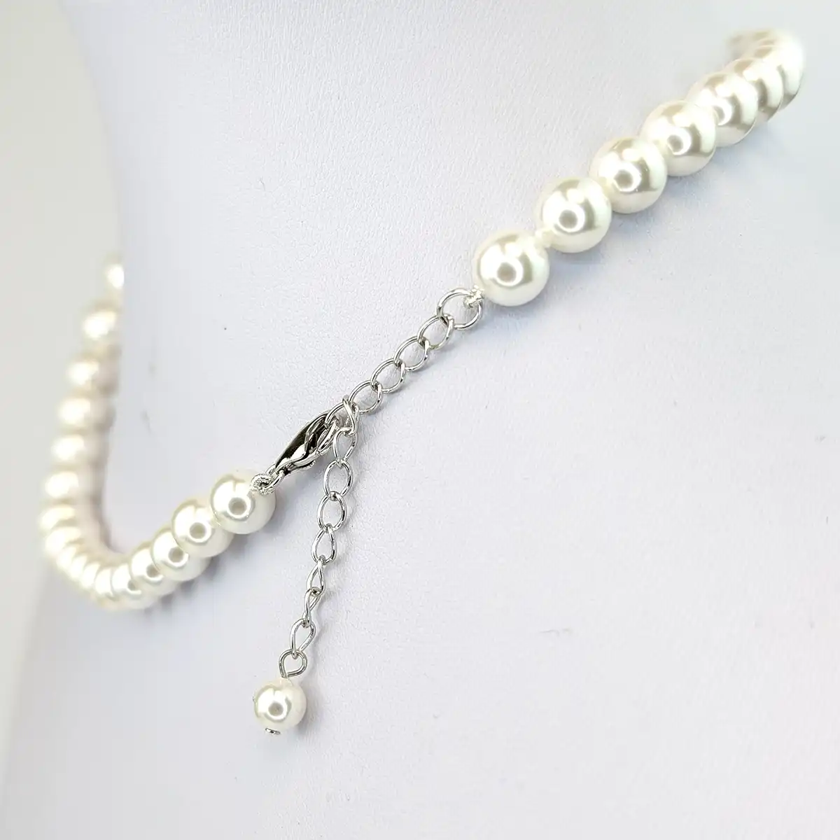 Graduated Shell Pearl Necklace - Image 5