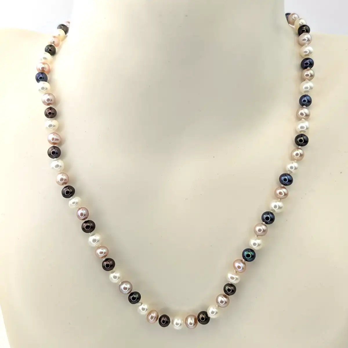Round 5.5mm Pearl Necklace With Magnetic Clasp - Image 2