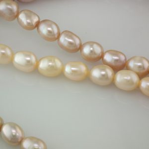 Alternative view of 8mm Freshwater Rice Pearl loose string Lilac / Peach