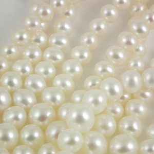 Graduated AA Freshwater Semi-round Pearls 4-8mm - White - Image 3