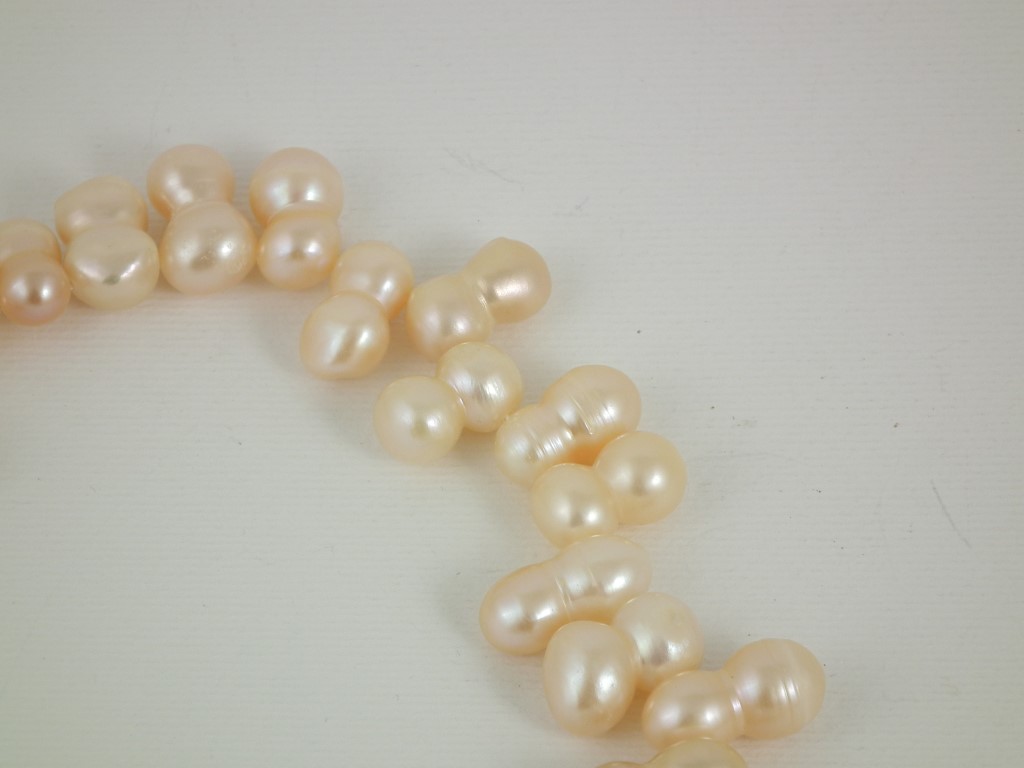 Peanut-shaped Freshwater Pearl String 7.5 x 13mm - Image 6
