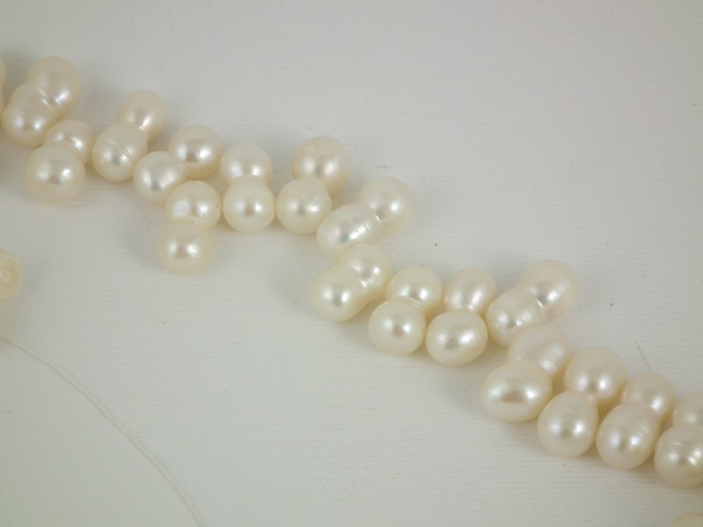 Peanut-shaped Freshwater Pearl String 7.5 x 13mm - Image 8