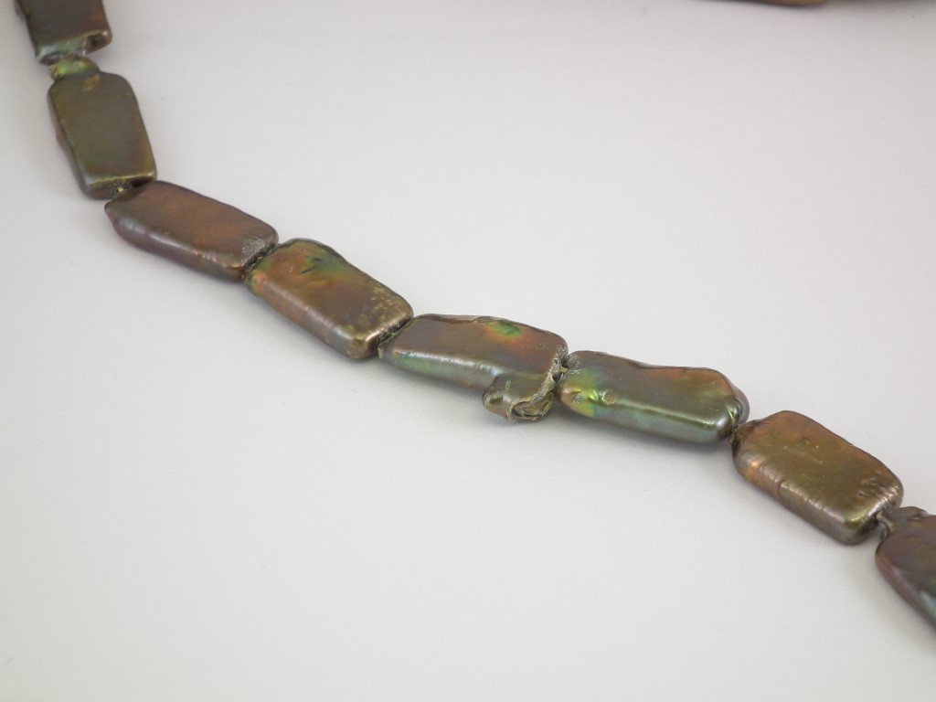 Oblong Flat Lozenge-shaped Freshwater Pearl String, Greeny-bronze - Image 2