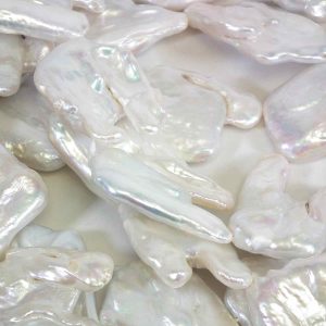 Alternative view of Large Baroque Freshwater Pearl Loose String, H-shaped in White