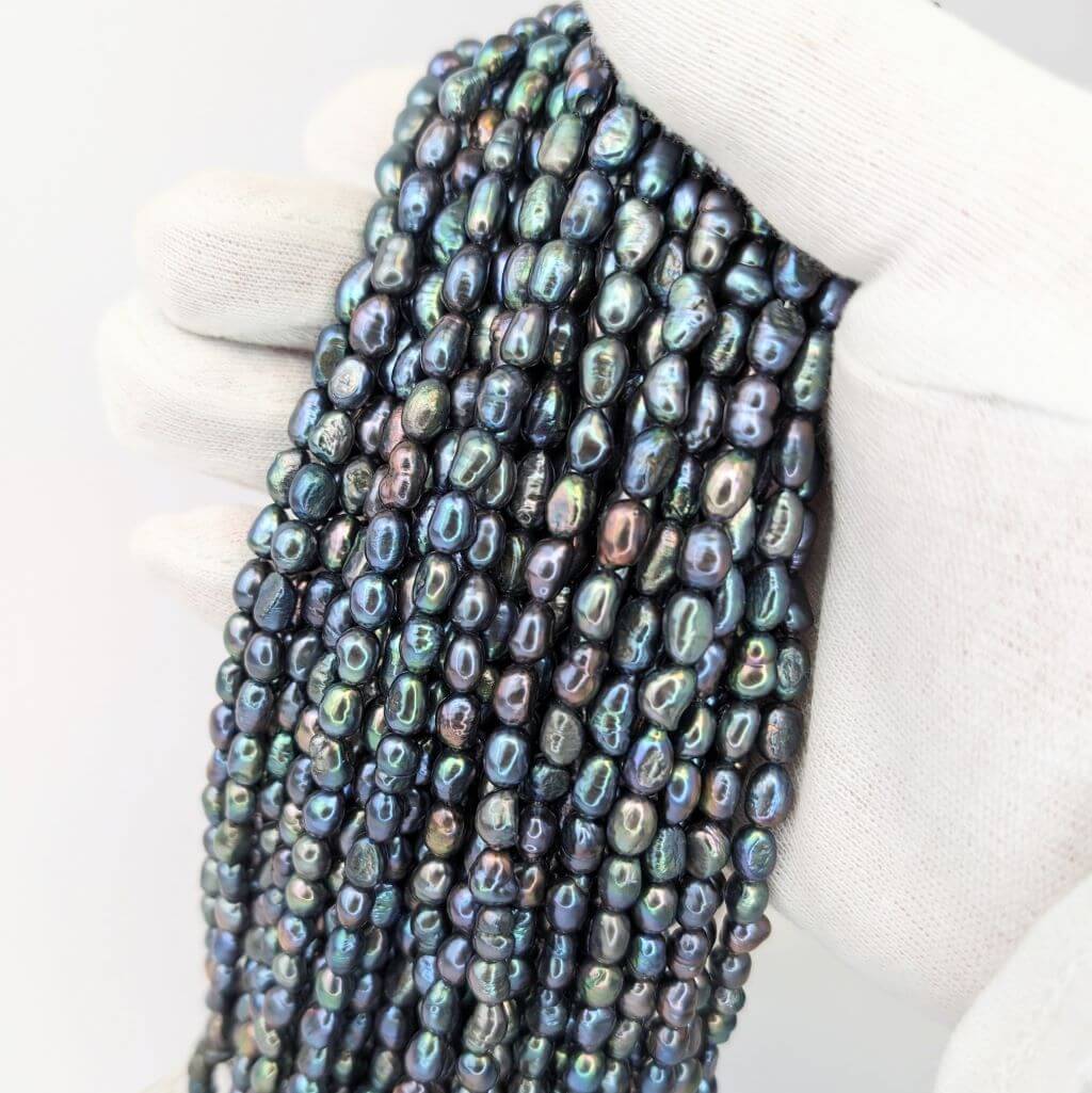 Baroque Rice Pearl String, Peacock Black 5 x 7 mm - Image 2