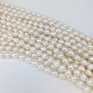Freshwater Teardrop Rice Pearl String 9mm White - Image 3
