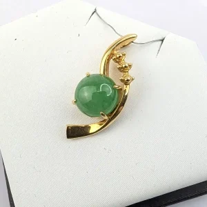 Jadeite Pendant on 18k