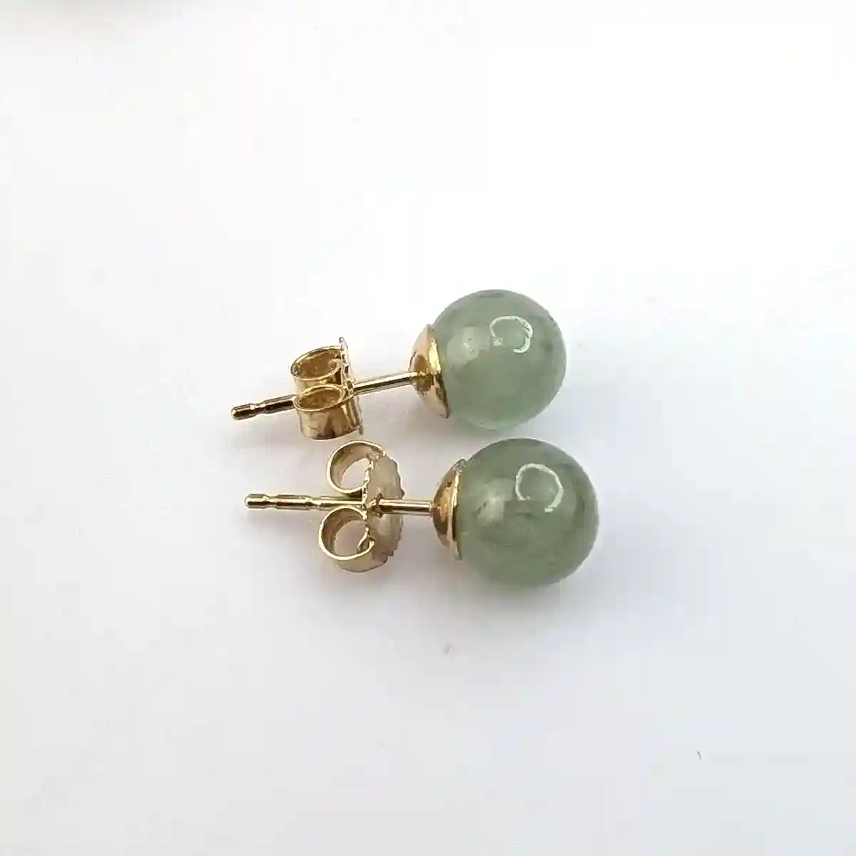 Natural green jade studs on 9k gold - Image 5